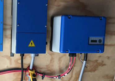 アメリカの11kWと3.7kWのソーラーポンプシステム